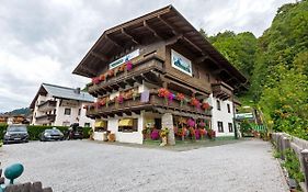 Apartment In Saalbach Hinterglemm Near Ski Area